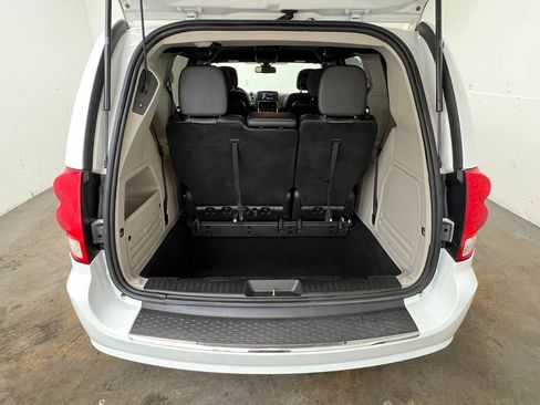Used 2019 Dodge Grand Caravan SXT FWD image 28
