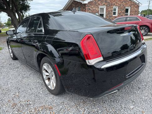 Used 2015 Chrysler 300 Limited RWD image 5