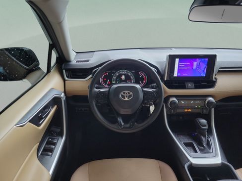 Used 2025 Toyota RAV4 LE FWD image 21
