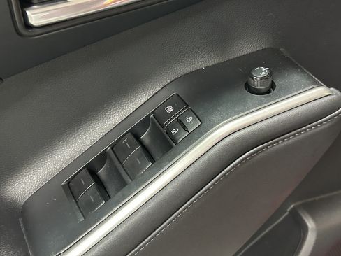 Used 2022 Toyota Highlander XSE FWD image 15