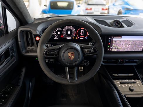 Certified 2025 Porsche Cayenne GTS image 20