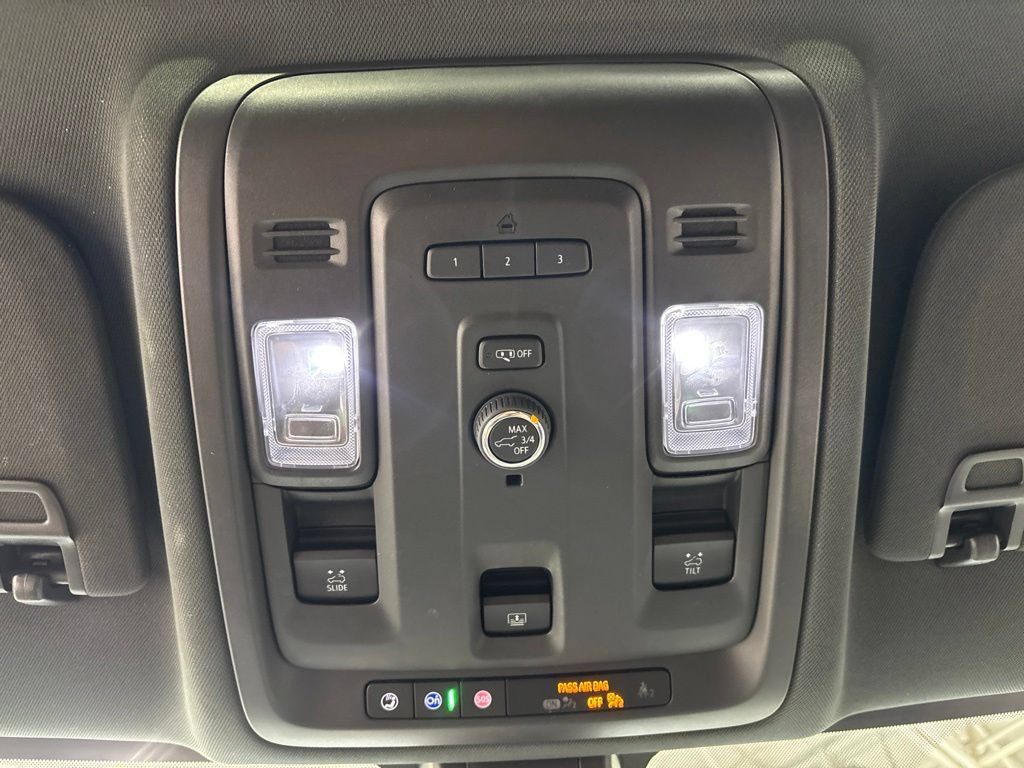 Used 2022 Chevrolet Suburban LT AWD/4WD image 33