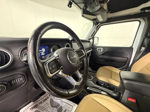 Used 2019 Jeep Wrangler Unlimited Sahara AWD/4WD image 9