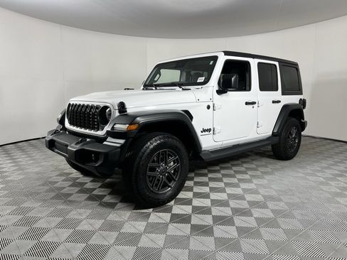 Used 2024 Jeep Wrangler Sport S image 3