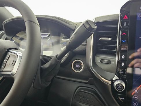 New 2026 RAM 3500 Laramie AWD/4WD image 31