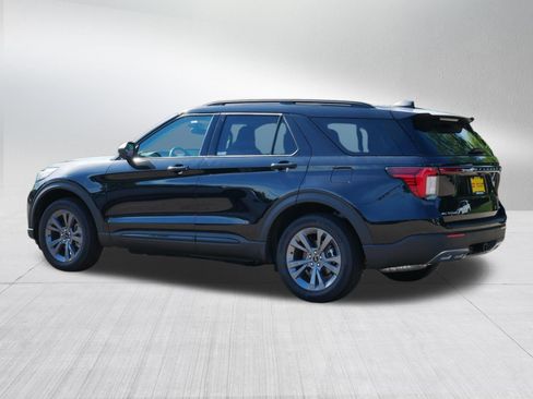 Used 2026 Ford Explorer Active w/ Active Comfort Package AWD/4WD image 5