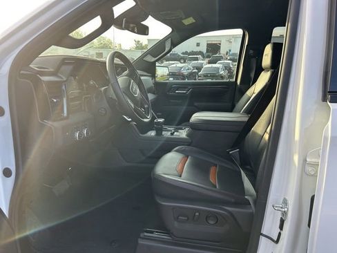 Used 2025 GMC Sierra 1500 AT4 AWD/4WD image 10