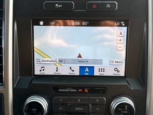 Used 2018 Ford F150 Lariat w/ Equipment Group 502A Luxury AWD/4WD image 31