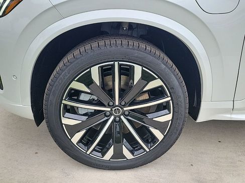 New 2026 Volvo XC90 T8 Ultra w/ Protection Package Premier image 3