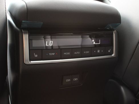 Used 2026 Lexus GX 550 w/ Cold Area Package AWD/4WD image 20