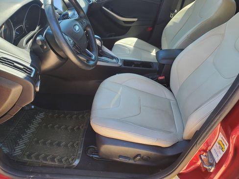 Used 2017 Ford Focus Titanium FWD image 15