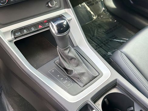 Used 2025 Audi Q3 2.0T Premium image 29