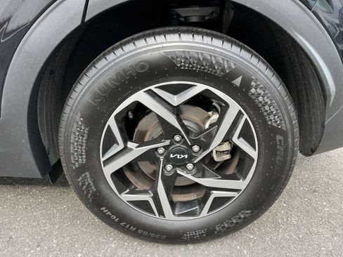 Used 2025 Kia Sportage LX FWD image 28