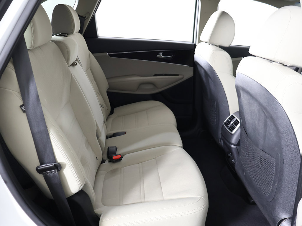Used 2019 Kia Sorento FWD image 32