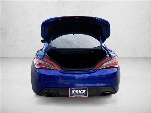 Used 2013 Hyundai Genesis 3.8 image 7