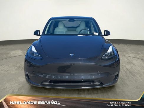 Used 2025 Tesla Model Y Long Range image 9
