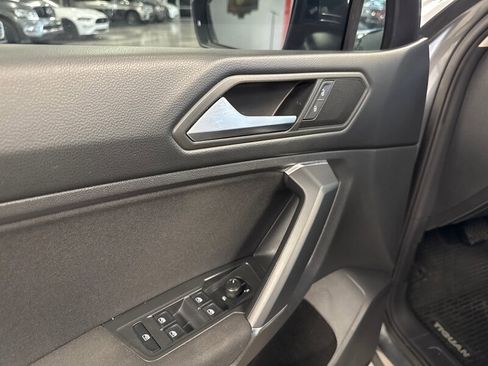 Used 2020 Volkswagen Tiguan S image 12