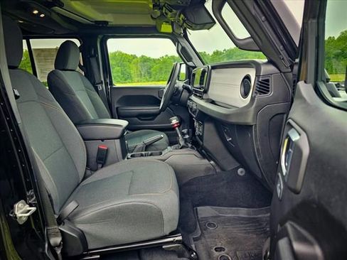 Certified 2024 Jeep Wrangler Sport S image 40
