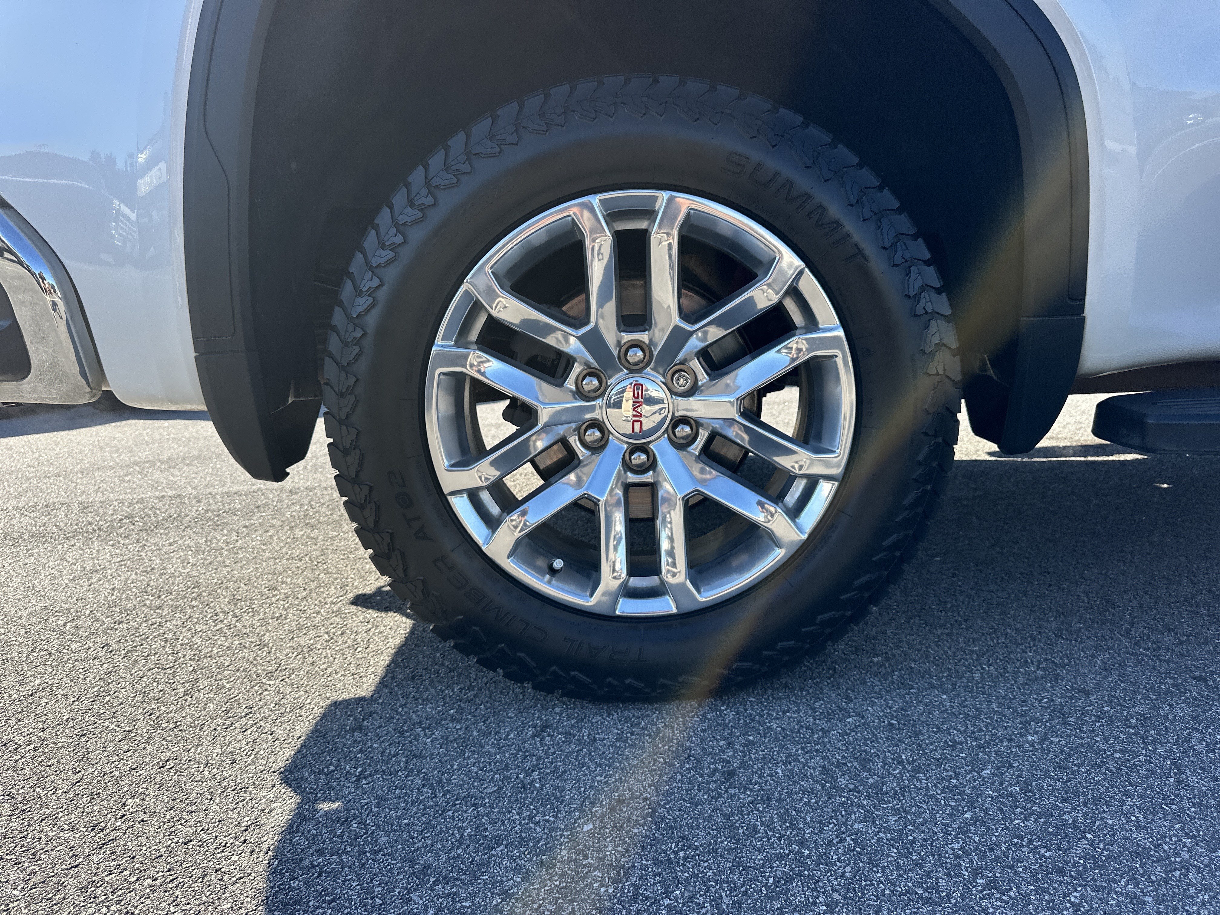 Used 2021 GMC Sierra 1500 SLT w/ SLT Premium Package AWD/4WD image 18