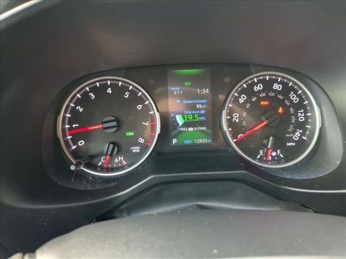 Used 2020 Toyota RAV4 XLE image 13