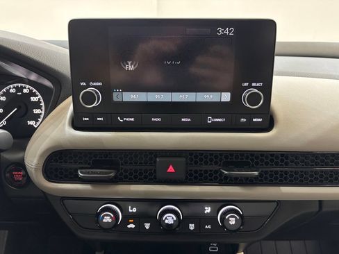 Certified 2025 Honda HR-V LX image 17