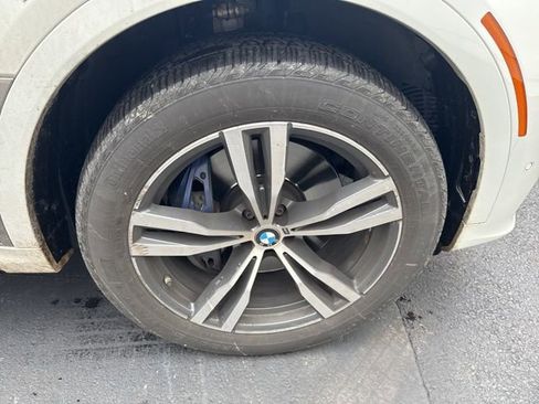 Used 2021 BMW X7 M50i image 10