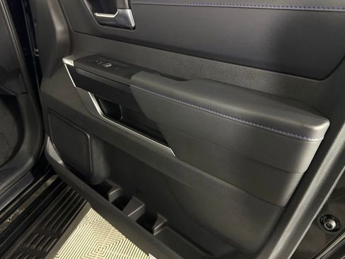 Used 2025 Toyota Sequoia Platinum image 34