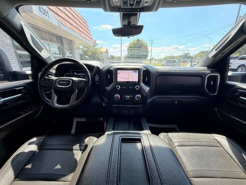 Used 2021 GMC Sierra 2500 Denali w/ Denali Ultimate Package AWD/4WD image 36