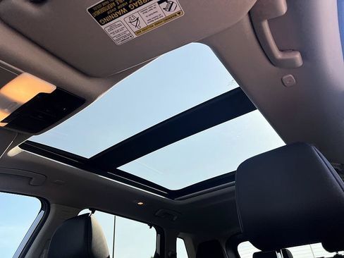 Certified 2023 Nissan Rogue SV w/ SV Premium B Package FWD image 19