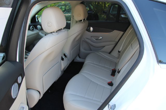 Used 2019 Mercedes-Benz GLC 300 4MATIC image 32