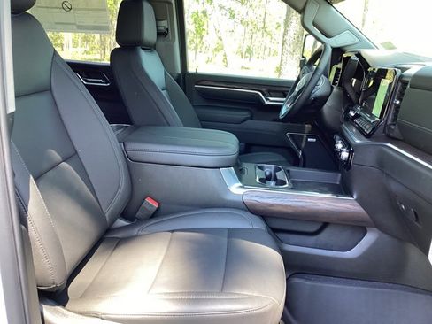 New 2025 GMC Sierra 3500 SLT w/ SLT Premium Package image 23