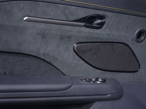 New 2026 Aston Martin V8 Vantage Base image 18