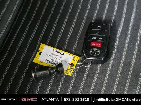 Used 2024 Toyota Highlander XSE FWD image 36