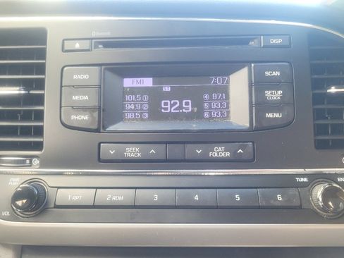 Used 2018 Hyundai Elantra SE w/ Cargo Package image 25