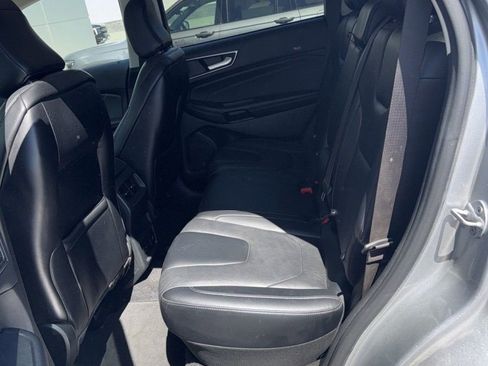 Used 2022 Ford Edge Titanium image 13