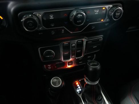 Used 2020 Jeep Wrangler Unlimited Rubicon AWD/4WD image 17