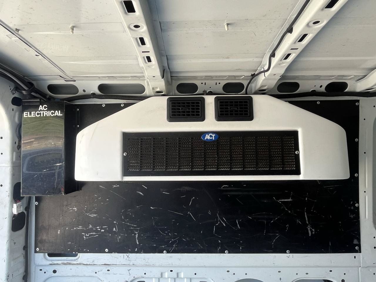 Used 2018 Nissan NV 2500 S RWD image 17