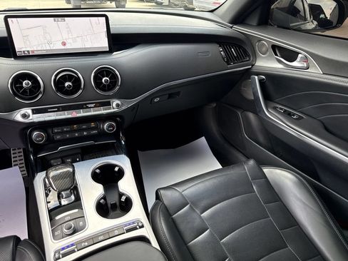 Used 2022 Kia Stinger GT2 RWD image 13