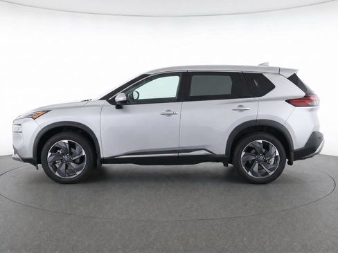 Used 2024 Nissan Rogue SV AWD/4WD image 6