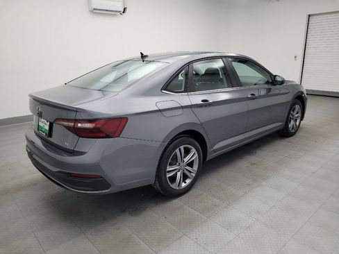 Used 2024 Volkswagen Jetta SE image 10
