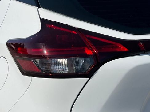 Used 2023 Nissan Kicks SV FWD image 35
