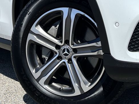 Used 2021 Mercedes-Benz GLC 300 image 27