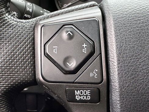 Used 2016 Toyota Tacoma TRD Sport image 23