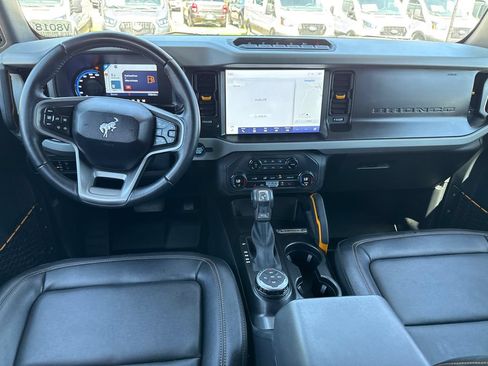 Used 2023 Ford Bronco Badlands w/ Sasquatch Package AWD/4WD image 23