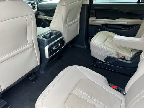 Used 2024 Ford Expedition Limited image 13