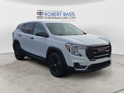 Used 2023 GMC Terrain SLE image 7
