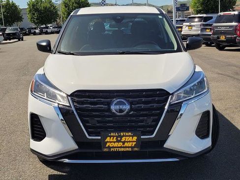 Used 2024 Nissan Kicks S image 2