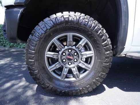 Used 2024 GMC Sierra 1500 AT4X AWD/4WD image 40