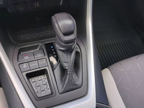 Certified 2024 Toyota RAV4 XLE FWD image 15