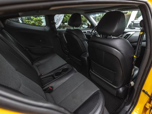 Used 2012 Hyundai Veloster w/ Style Pkg FWD image 24